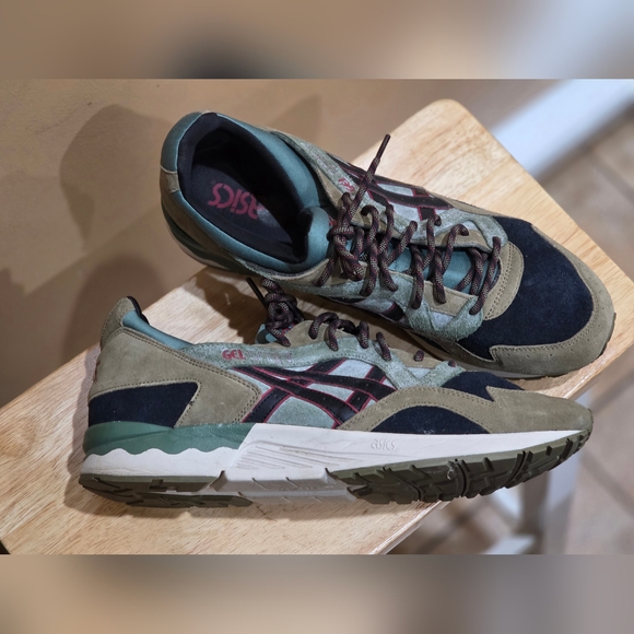 ASICS GEL LYTE V OLIVE - Picture 2 of 4
